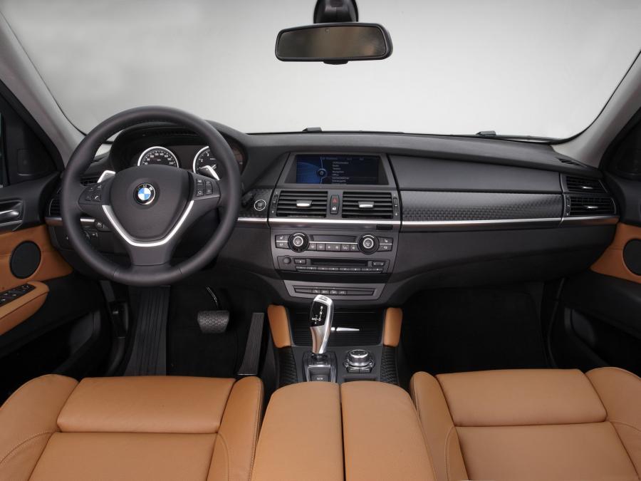  BMW X6 xDrive 5.0i 2012 года  (фото 2 из 6)